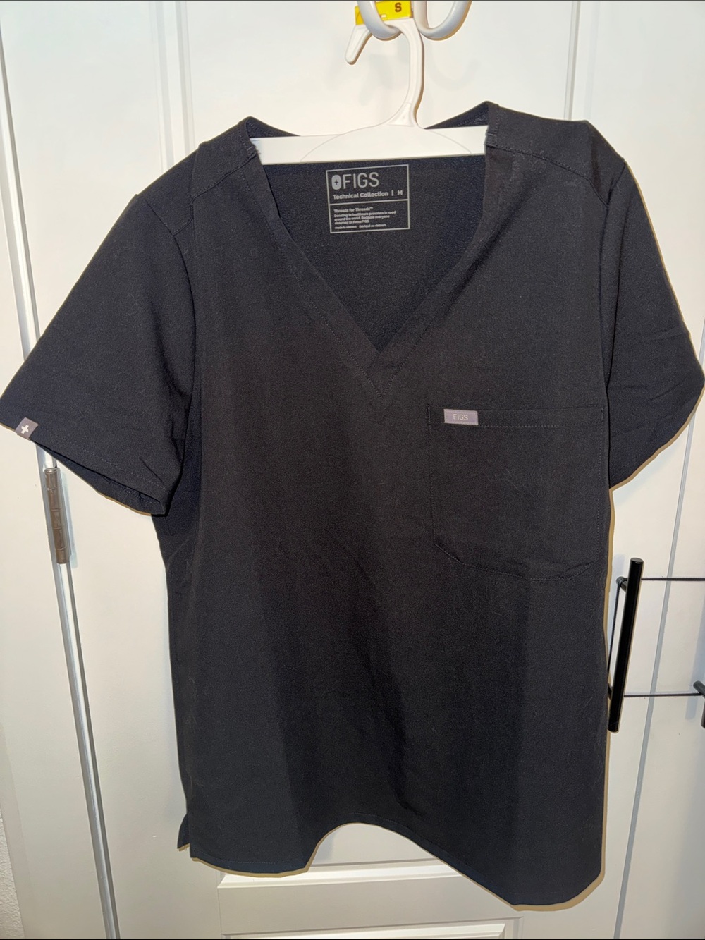 🔺MEDIUM FIGS CATARINA SCRUB TOP - Black